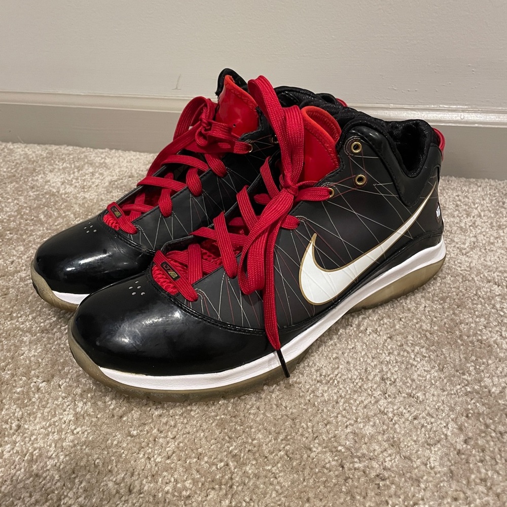Men’s Lebron 7 PS Bred sneaker basketball shoe size 11 red black 407639-002